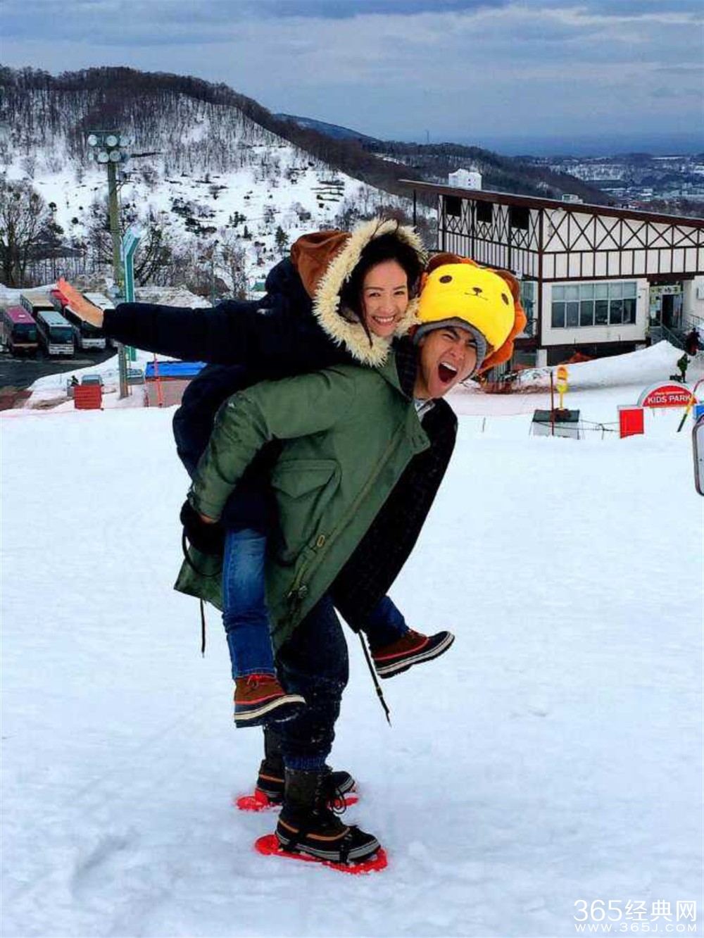 在世界的中心呼唤爱片场曝光_彭于晏背章子怡雪地乐开怀_365经典网