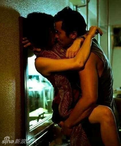 电视剧念念张孝全梁洛施被张艾嘉赶上床_张孝全梁洛施激情床戏曝光_365经典网