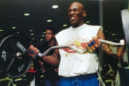 EDG经理三少微博：Deft刻苦训练超厂长