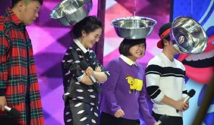 快乐大本营谢娜被问生小孩很震惊_李晨贾玲被盆砸_365经典网