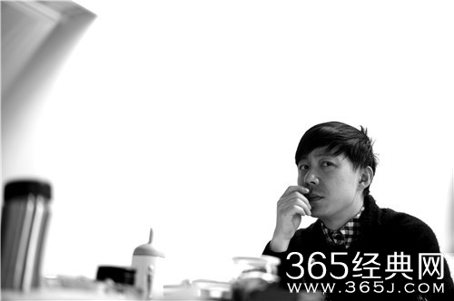 话剧《恋人》独白多 演员入戏太深几近崩溃