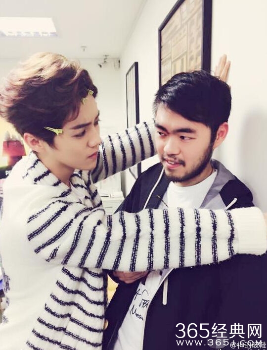 EXO 鹿晗壁咚胡子男_眼神对视含情脉脉_365经典网