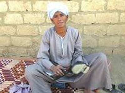 女扮男装打工43年 喜欢拼命打工