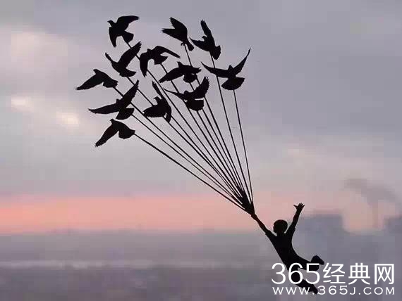 生活像一个漏斗，得到着，失去着