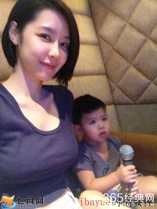 泰国辣妈Mookies Zapp个人资料照片 Mookies Zapp老公照片 Mookies Zapp比基尼照胸围