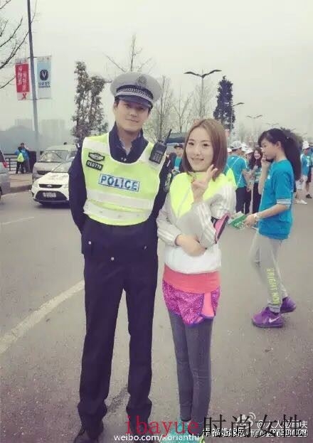 交警龙科忆神似钟汉良版何以琛爆红 龙科忆家庭背景个人资料及微博婚纱照 龙科忆老婆照片资料