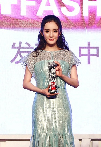 金扫帚奖官方否认索贿杨幂 刘晓庆王小帅等人声援