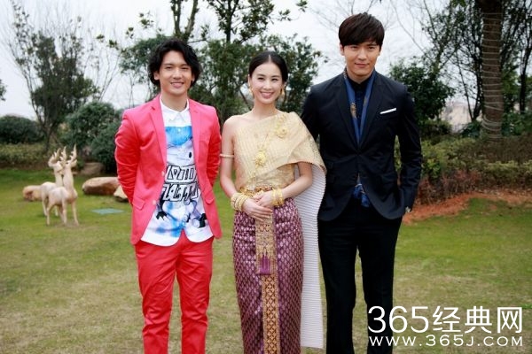 网曝黄圣依片场耍大牌：轮椅伺候 拒拍吻戏