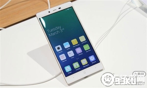 泡芙小姐手机多少钱？艾优尼泡芙小姐手机配置一览