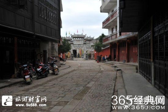 游玩江南小镇 花和景都可兼得