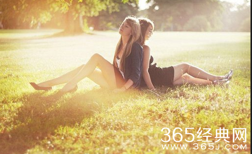 姑娘，这个世界没有人值得你羡慕