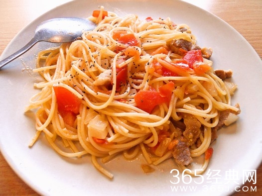 春季西红柿减肥食谱