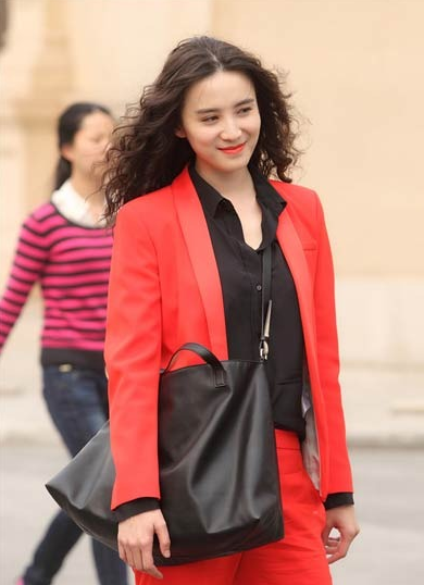  宋佳《嘿！老头》变北京大妞 流窜在胡同