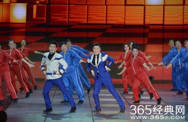 体育总局推12套广场舞小苹果_统一舞步只能跟我跳_365经典网