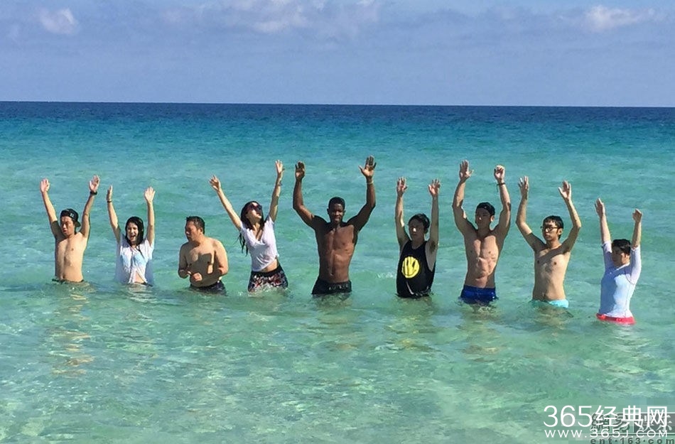 马苏前往世界的尽头上演湿身诱惑 38D胸围傲人身材诱人