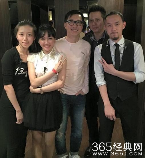 庾澄庆也找第二春？身边神秘美女长相似侯佩岑