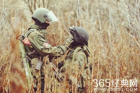 战斗民族“武装”小美女走红 被称俄罗斯的小龙女