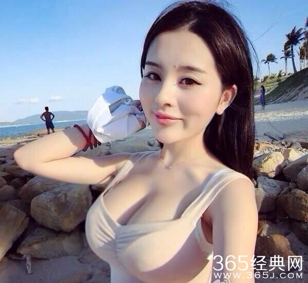 嫩模赵惟依娜美身材妹：我的胸本来就是纯天然