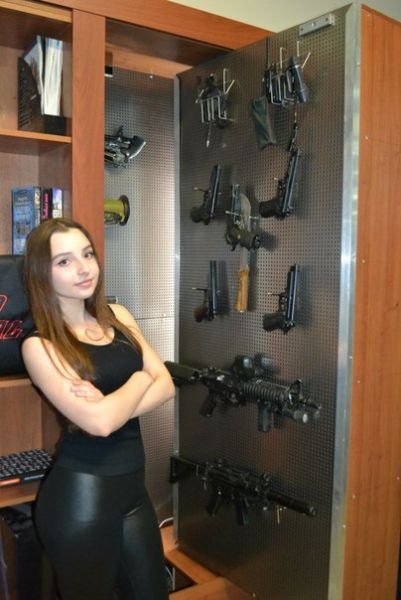 战斗民族“武装”小美女走红 被称俄罗斯的小龙女