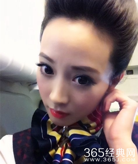 史上最美空姐玩战骰连胜爆红  被称“骰仙” 