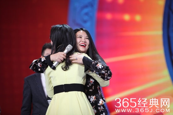 李湘亮相《明星同乐会》 曝大学异性缘好常夜会男生