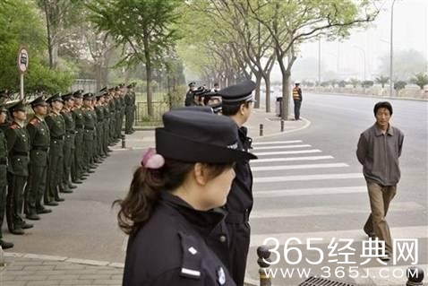 每日笑话段子：网吧小学生