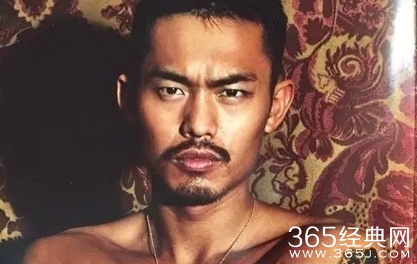 林丹拍大尺度写真