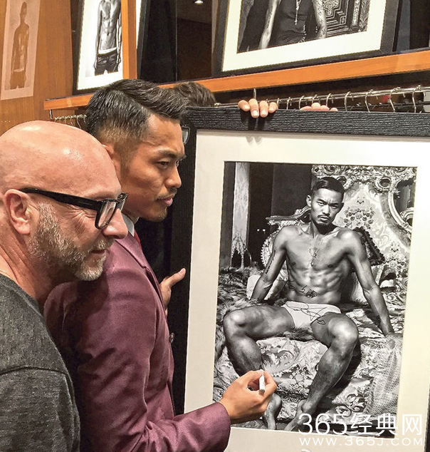 林丹拍大尺度写真