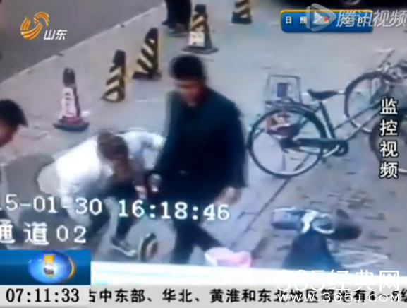 微信交友求艳遇男子给女网友发淫秽图片_被女子约出来暴打一顿视频在线观看_365经典网