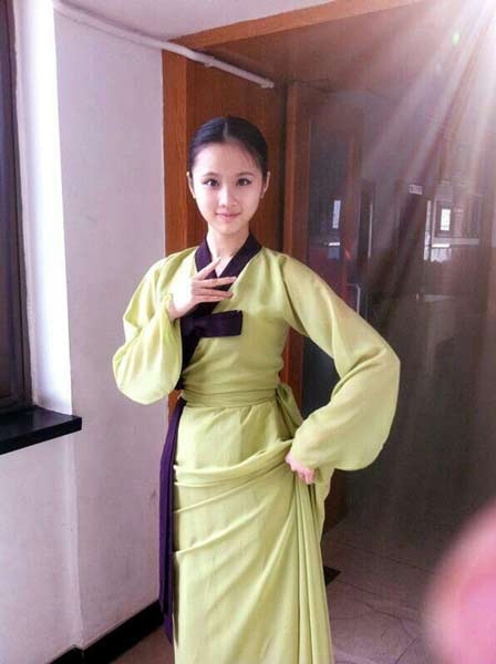 谋女郎张慧雯学生照曝光_清纯脱俗神似刘亦菲_365经典网