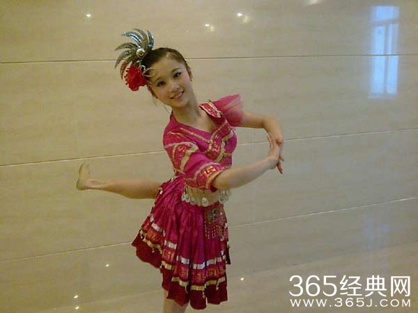 谋女郎张慧雯学生照曝光_清纯脱俗神似刘亦菲_365经典网