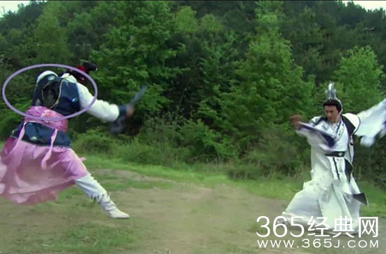 《封神英雄》穿帮镜头引热议 替身将衣服撑裂