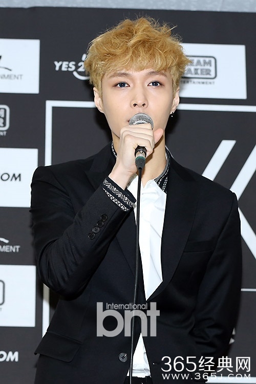  张艺兴电话连线EXO记者会听岔_要喝一杯引爆笑_365经典网