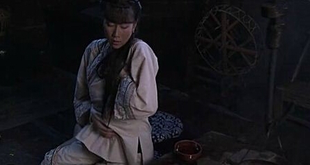 抗日神剧边城汉子大尺度黄风成虐_下药性侵场面香艳令人无法直视_边城汉子性侵视频在线看