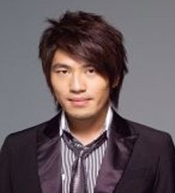 贾静雯弟弟贾鹏礼（卫斯理）资料介绍_参加综艺节目曝从小隐瞒身份_365经典网