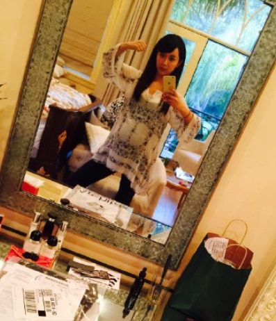 《家有儿女》杨紫晒大肚照 网友：都演妈了