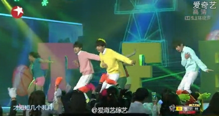 第22届东方风云榜颁奖盛典TFBOYS《宠爱》Live版完整视频在线观看下载/歌词介绍