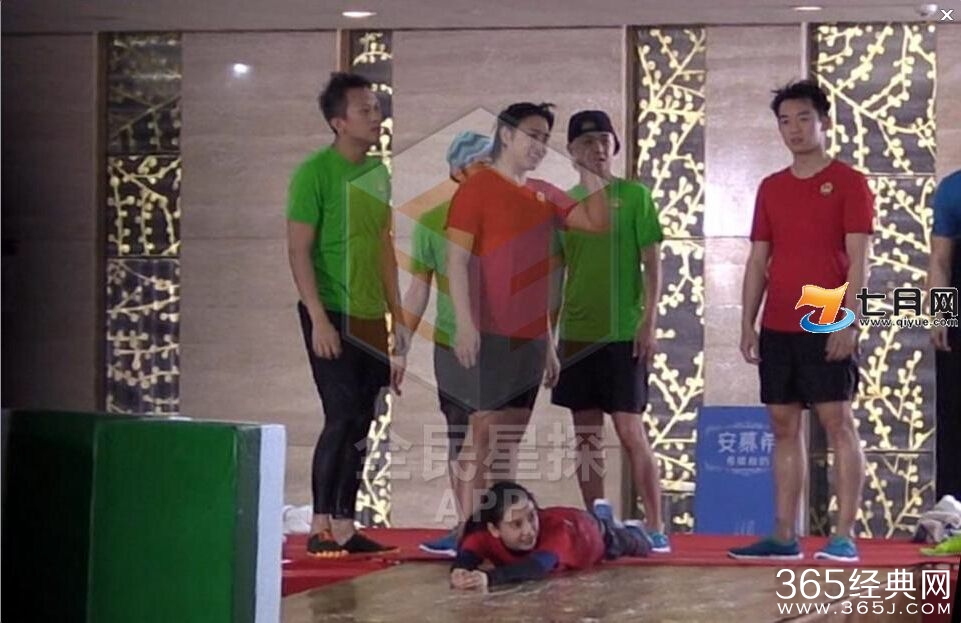 奔跑吧兄弟第二季第3期拍摄现场照 跑男2第3期剧照人体保龄球