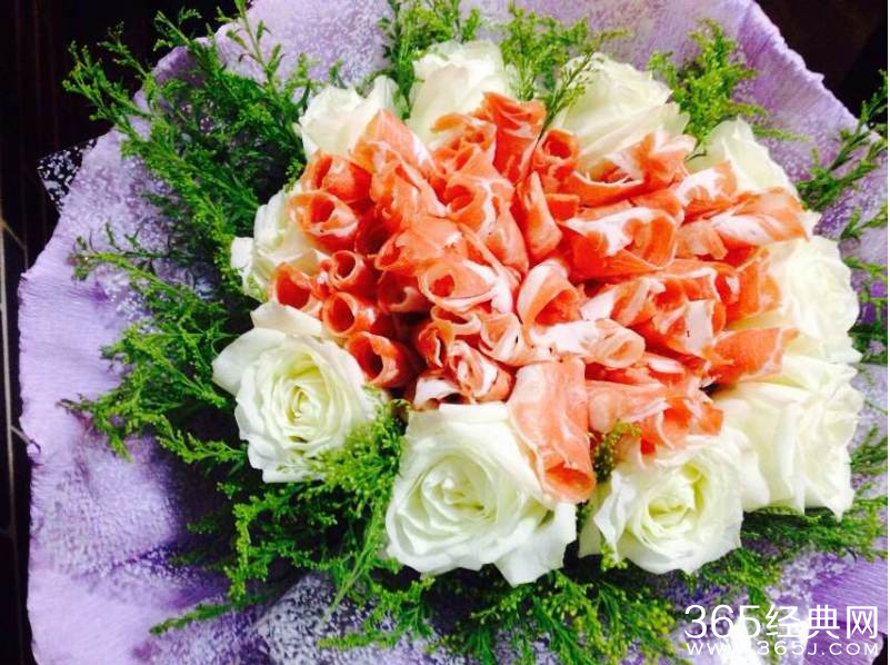 北京男子用“肉卷鲜花”求婚 上演吃货的爱情故事