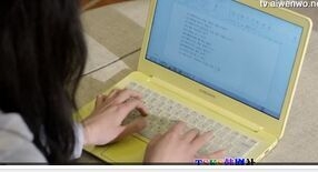 韩剧《Blood》中丽塔的手提电脑什么牌子什么型号吗Samsung手提电脑同款