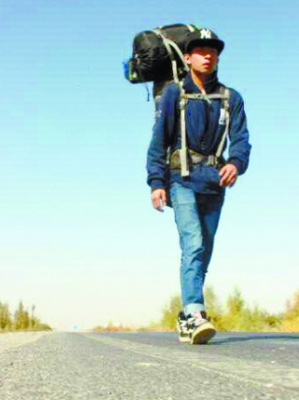 潮州90后小伙翁健豪9000元游全国 出发时仅揣1000多元