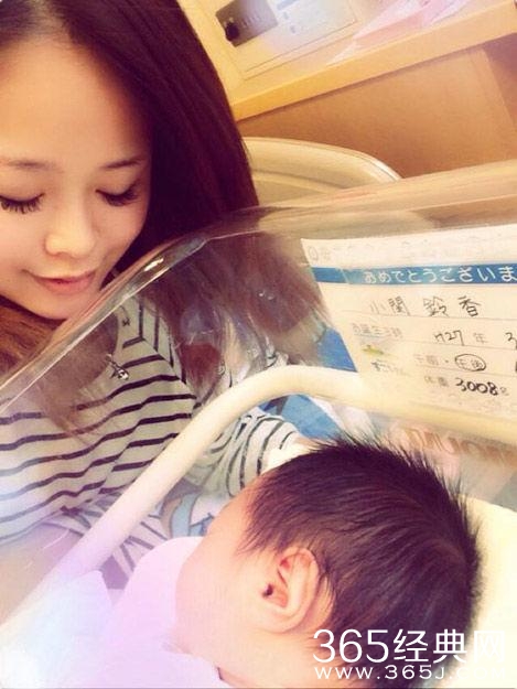 日本17岁模特堀铃香儿子照片名字 堀铃香老公资料照片年龄两人相差几岁