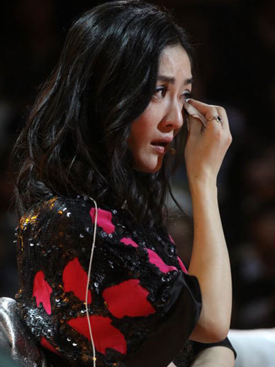 《我为喜剧狂》郭德纲相声治好小伙病 谢娜感动哭花妆