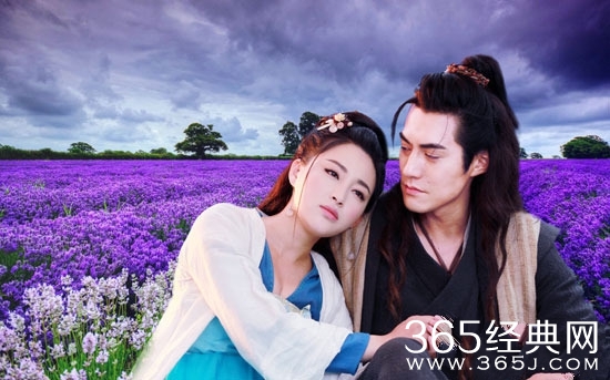 《新萧十一郎》曝最新剧照 “剪胸妲己”裸肩出浴