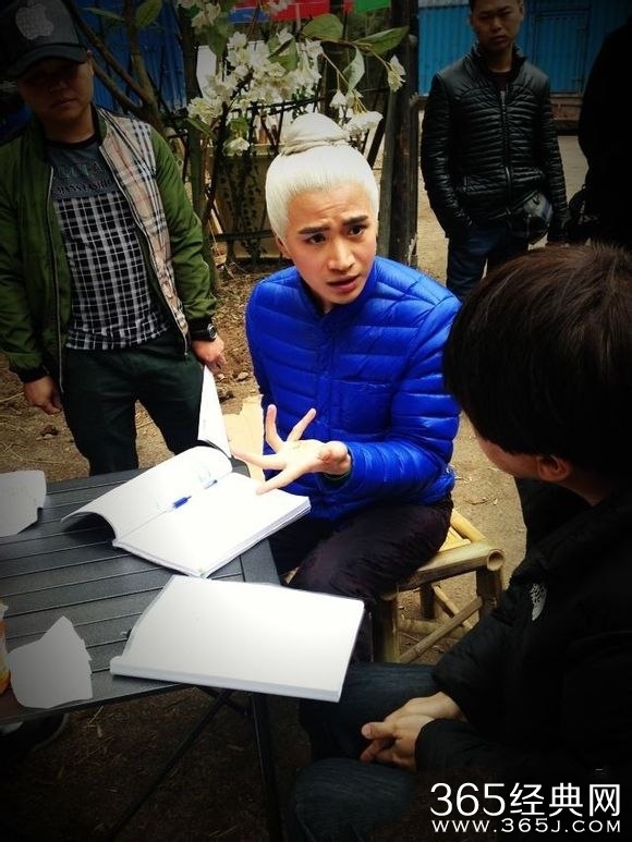 《少年四大名捕》安世耿是太监吗?为什么浓妆艳抹兰花指