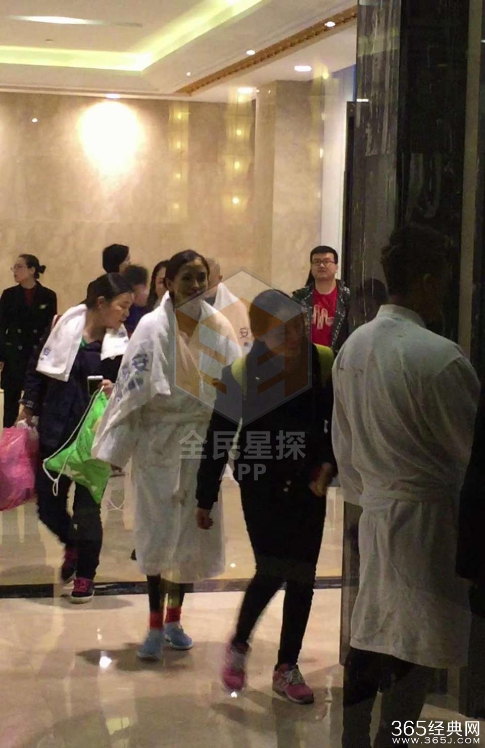 “出来混早晚都要还的”张子萱老公出狱 陈赫被偷拍怒逼删照藏行踪