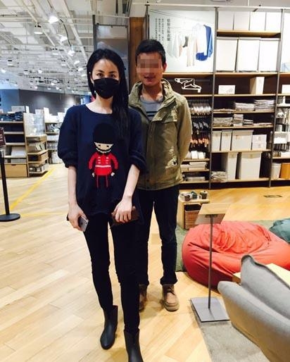 王菲到底怀孕了没？一件衣服两种假象