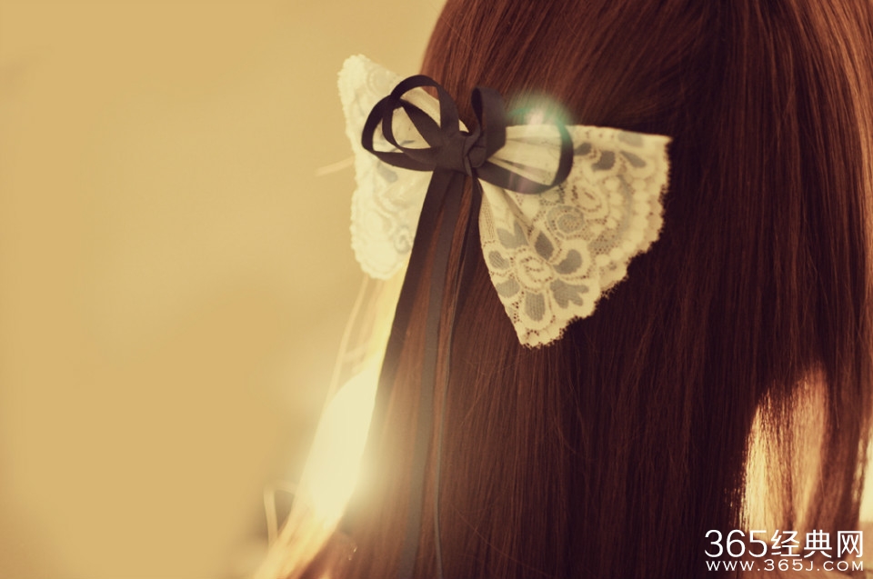 晚安心语：走的最急的是最美的景色，伤的最深的是最真的感情