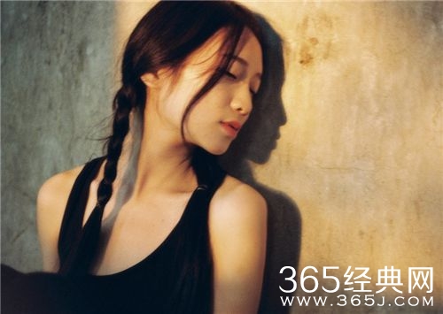 2015最新版感触很深的伤心QQ个性签名大全