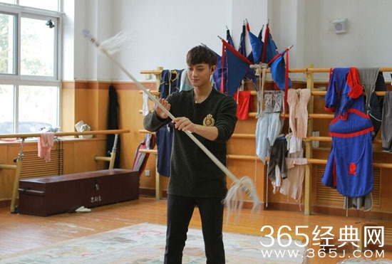 EXO加盟《叮咯咙咚呛》 展示武功应援安七炫